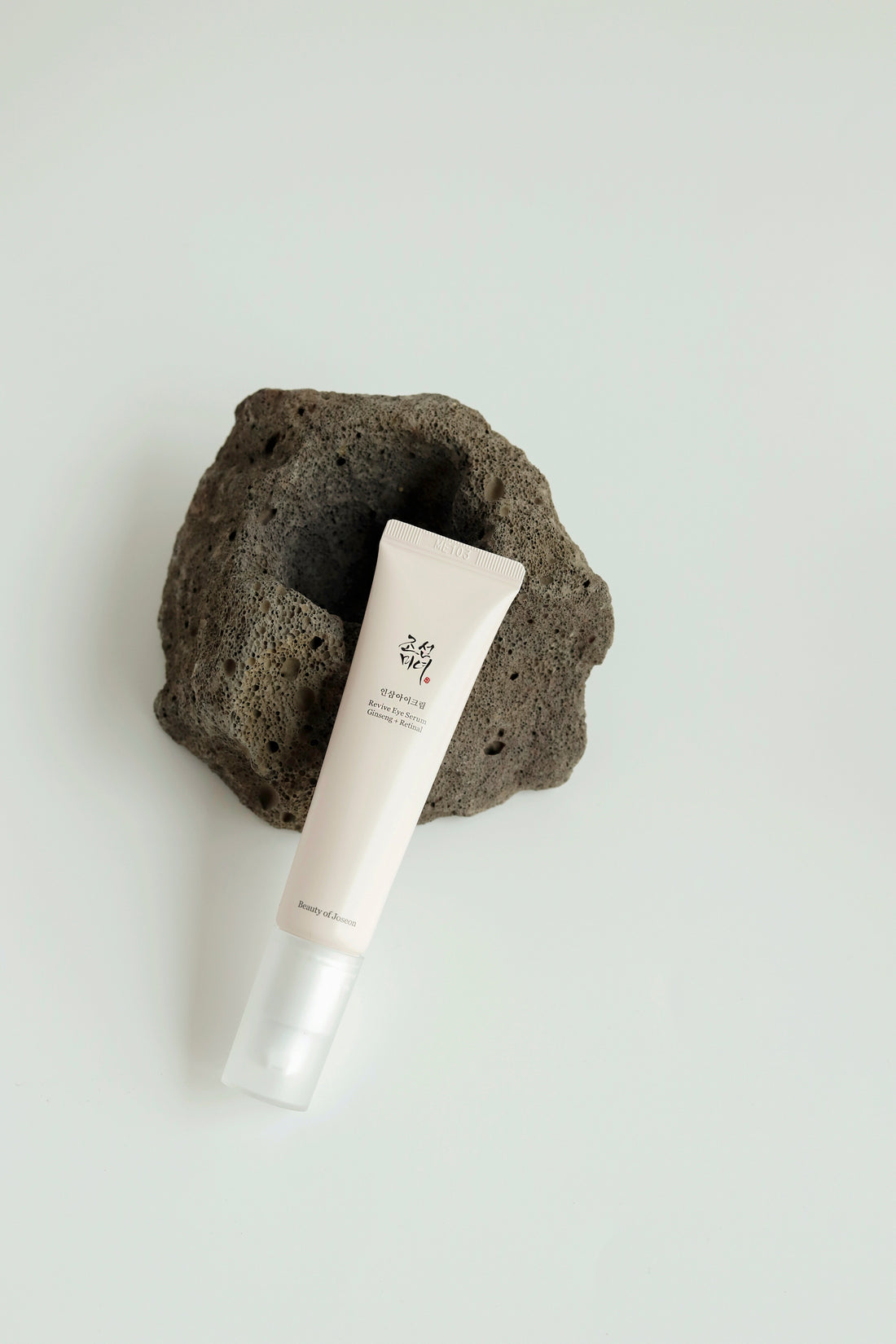 Write an SEO-friendly ALT text for a product image. Include: The main keyword (product name or type, e.g., vegan serum, hydrating cream, natural shampoo) 1–2 descriptive features (e.g., with aloe vera, for dry skin, cruelty-free, glowing effect) Optional brand name “Yournaturalskin” Keep it natural and under 125 characters (ideal for Google Images & accessibility).